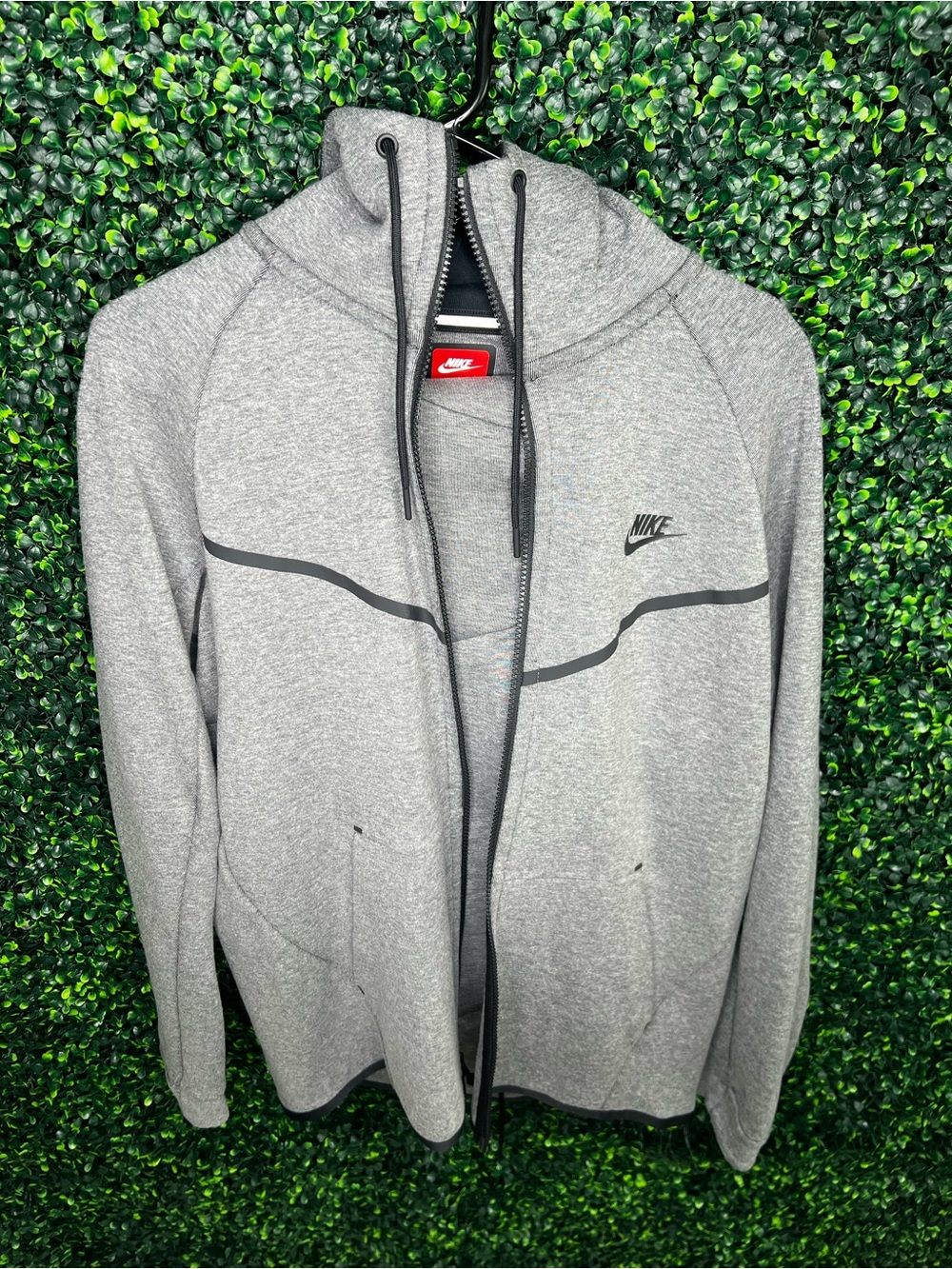 gray Nike Tech Fleece Windrunner full-zip hoodie size L